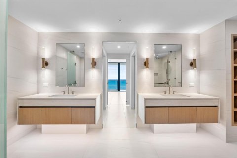 Condo in Pompano Beach, Florida, 3 bedrooms  № 2191459 - photo 13