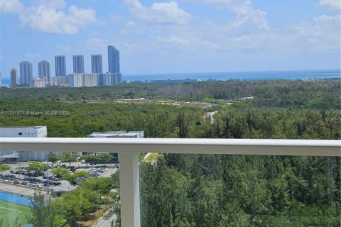 Condo in North Miami, Florida, 2 bedrooms  № 1861253 - photo 25