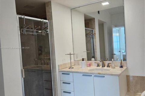 Condo in North Miami, Florida, 2 bedrooms  № 1861253 - photo 14