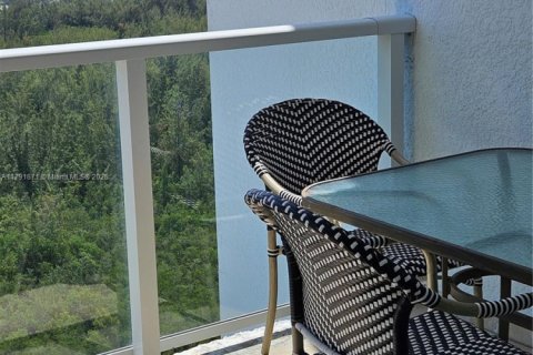 Condo in North Miami, Florida, 2 bedrooms  № 1861253 - photo 24