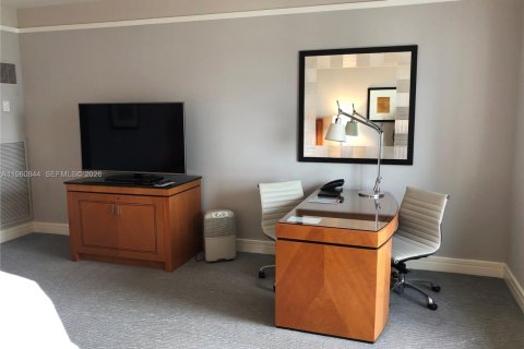 Condo in Miami, Florida  № 2052820 - photo 10