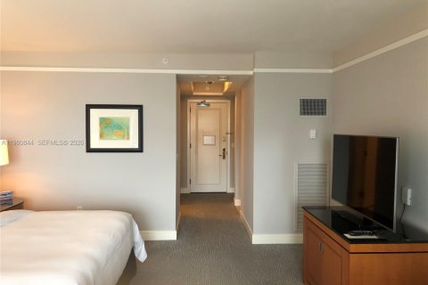 Condo in Miami, Florida  № 2052820 - photo 11