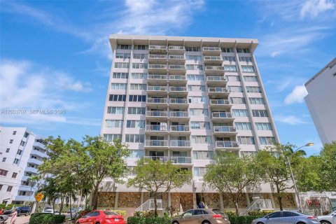 Copropriété à vendre à Miami Beach, Floride: 1 chambre, 66.7 m2 № 2069520 - photo 3