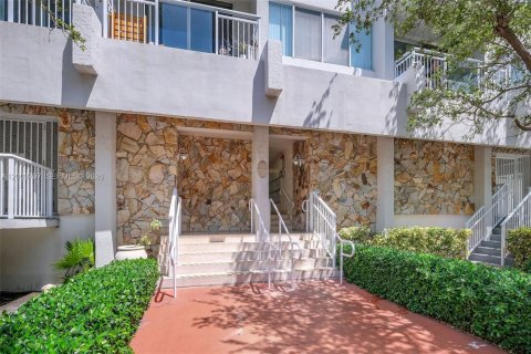 Copropriété à vendre à Miami Beach, Floride: 1 chambre, 66.7 m2 № 2069520 - photo 4