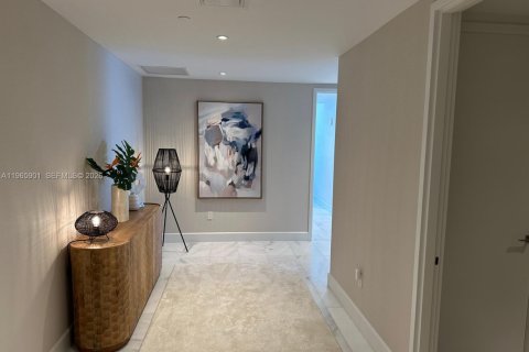 Condo in Miami, Florida, 3 bedrooms  № 2027517 - photo 20