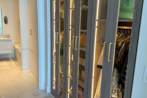 Condo in Miami, Florida, 3 bedrooms  № 2027517 - photo 10