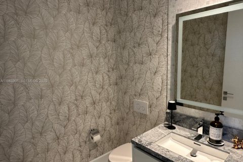 Condo in Miami, Florida, 3 bedrooms  № 2027517 - photo 22