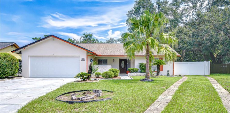 Villa ou maison à Temple Terrace, Floride 3 chambres, 121.52 m2 № 1902779