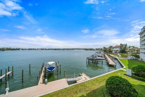 Condo in Redington Shores, Florida, 3 bedrooms  № 1679648 - photo 3