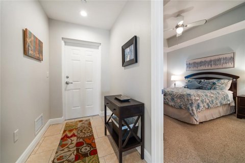 Condo in Redington Shores, Florida, 3 bedrooms  № 1679648 - photo 13