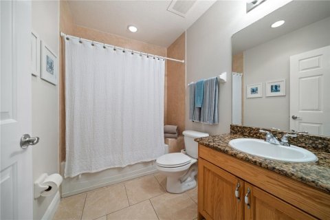 Condo in Redington Shores, Florida, 3 bedrooms  № 1679648 - photo 15