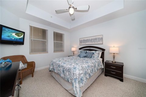 Condo in Redington Shores, Florida, 3 bedrooms  № 1679648 - photo 14