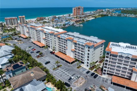 Condo in Redington Shores, Florida, 3 bedrooms  № 1679648 - photo 6
