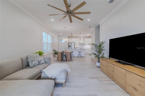 Townhouse in New Smyrna Beach, Florida 4 bedrooms, 204.66 sq.m. № 1563963 - photo 6
