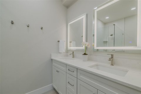 Townhouse in New Smyrna Beach, Florida 4 bedrooms, 204.66 sq.m. № 1563963 - photo 18