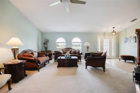 Villa ou maison à vendre à Punta Gorda, Floride: 3 chambres, 222.22 m2 № 2201256 - photo 9