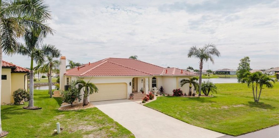 Villa ou maison à Punta Gorda, Floride 3 chambres, 222.22 m2 № 2201256