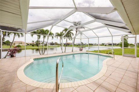 Villa ou maison à vendre à Punta Gorda, Floride: 3 chambres, 222.22 m2 № 2201256 - photo 3