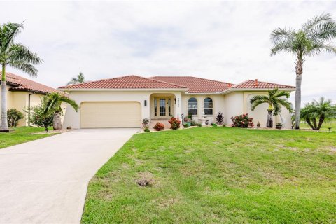 Villa ou maison à vendre à Punta Gorda, Floride: 3 chambres, 222.22 m2 № 2201256 - photo 4