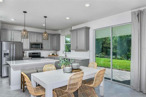 House in Zephyrhills, Florida 5 bedrooms, 223.15 sq.m. № 1829127 - photo 3