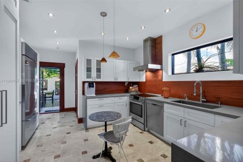 Immobilier commercial à vendre à Miami, Floride № 1998306 - photo 11