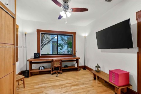 Immobilier commercial à vendre à Miami, Floride № 1998306 - photo 22