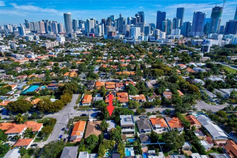 Immobilier commercial à vendre à Miami, Floride № 1998306 - photo 2