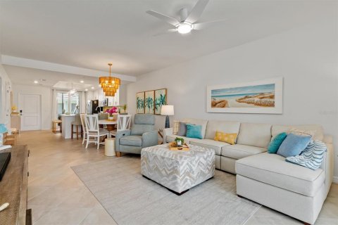 Condo in Venice, Florida, 2 bedrooms in WELLEN PARK  № 1801537 - photo 17