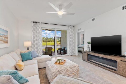 Condo in Venice, Florida, 2 bedrooms in WELLEN PARK  № 1801537 - photo 15