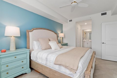 Condo in Venice, Florida, 2 bedrooms in WELLEN PARK  № 1801537 - photo 19