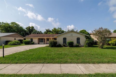 Villa ou maison à vendre à Daytona Beach, Floride: 3 chambres, 148.83 m2 № 2266733 - photo 2