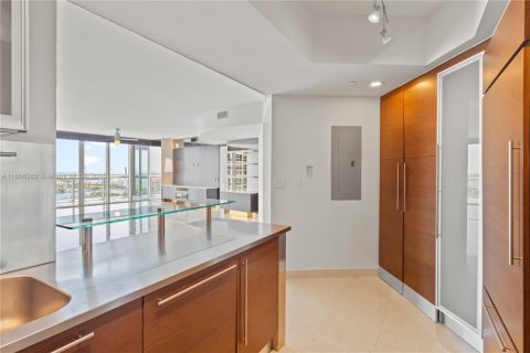 Condominio en venta en Miami Beach, Florida, 3 dormitorios, 200.48 m2 № 1865238 - foto 13