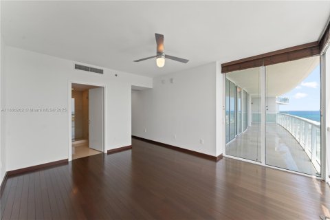 Condominio en venta en Miami Beach, Florida, 3 dormitorios, 200.48 m2 № 1865238 - foto 23