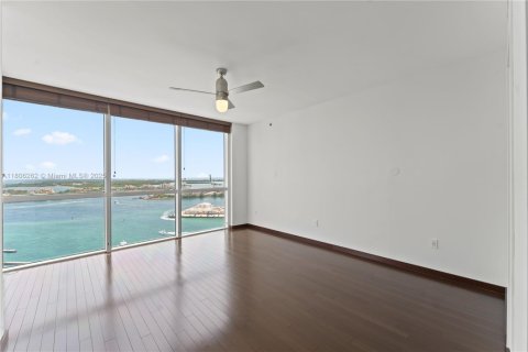Condominio en venta en Miami Beach, Florida, 3 dormitorios, 200.48 m2 № 1865238 - foto 21