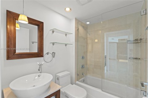 Condominio en venta en Miami Beach, Florida, 3 dormitorios, 200.48 m2 № 1865238 - foto 27