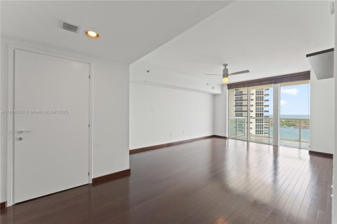 Condominio en venta en Miami Beach, Florida, 3 dormitorios, 200.48 m2 № 1865238 - foto 14