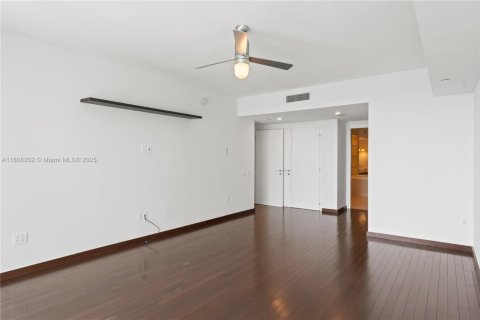 Condominio en venta en Miami Beach, Florida, 3 dormitorios, 200.48 m2 № 1865238 - foto 16