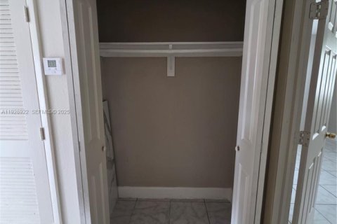 Купить кондоминиум в Дирфилд-Бич, Флорида 2 спальни, 65.87м2, № 1987532 - фото 9