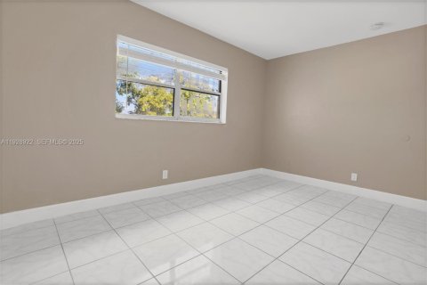 Condominio en venta en Deerfield Beach, Florida, 2 dormitorios, 65.87 m2 № 1987532 - foto 25