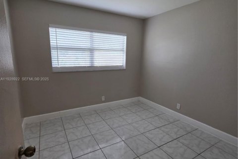 Купить кондоминиум в Дирфилд-Бич, Флорида 2 спальни, 65.87м2, № 1987532 - фото 4