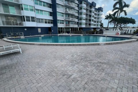 Купить кондоминиум в Норт-Майами-Бич, Флорида 2 спальни, 112.69м2, № 1942541 - фото 7