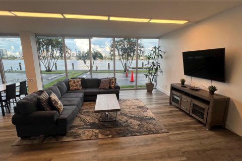 Купить кондоминиум в Норт-Майами-Бич, Флорида 2 спальни, 112.69м2, № 1942541 - фото 5