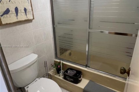 Купить кондоминиум в Норт-Майами-Бич, Флорида 2 спальни, 112.69м2, № 1942541 - фото 14