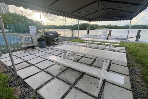 Купить кондоминиум в Норт-Майами-Бич, Флорида 2 спальни, 112.69м2, № 1942541 - фото 24