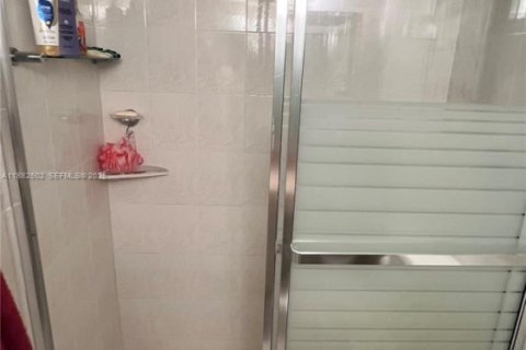 Купить кондоминиум в Норт-Майами-Бич, Флорида 2 спальни, 112.69м2, № 1942541 - фото 17