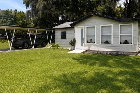 Casa en Lake Panasoffkee, Florida 3 dormitorios, 75.07 m2 № 2096242