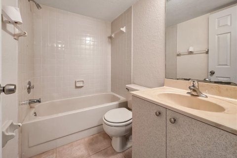 Купить кондоминиум в Пунта-Горда, Флорида 5 комнат, 107.12м2, № 2215506 - фото 10