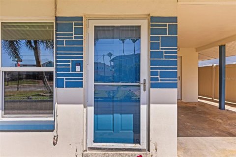 Casa en venta en Indian Rocks Beach, Florida, 2 dormitorios, 65.22 m2 № 1737076 - foto 6