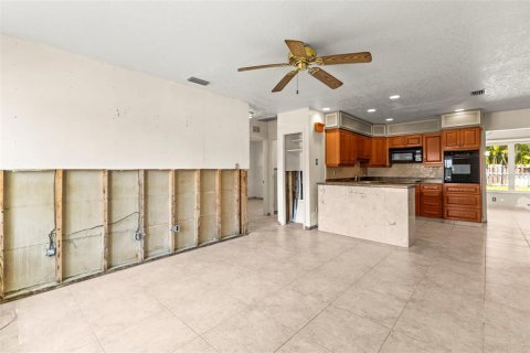 Casa en venta en Indian Rocks Beach, Florida, 2 dormitorios, 65.22 m2 № 1737076 - foto 11