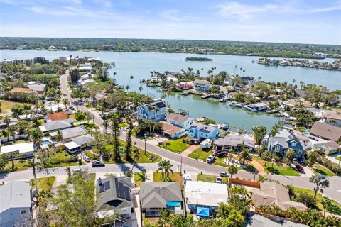 Casa en venta en Indian Rocks Beach, Florida, 2 dormitorios, 65.22 m2 № 1737076 - foto 9